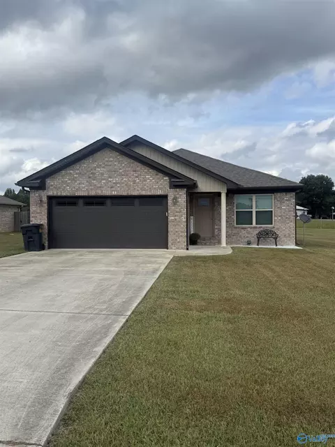59 Robinson Ln, Somerville, AL 35670