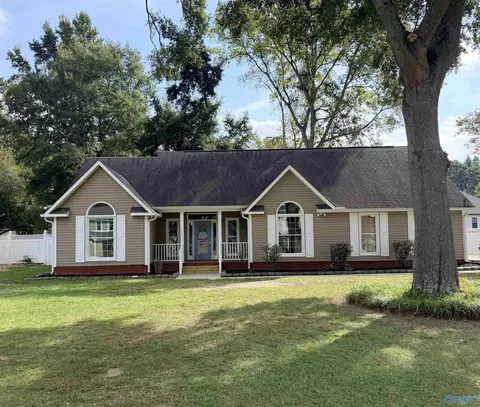 509 Mockingbird Ln, Albertville, AL 35950