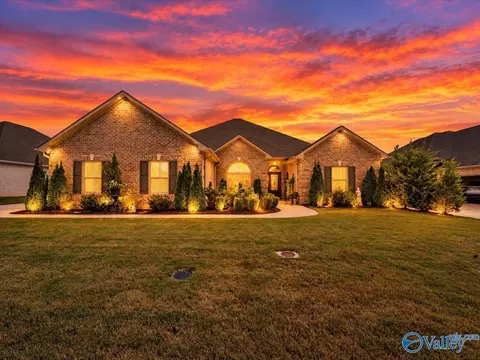 26364 Woodfield Dr, Athens, AL 35613