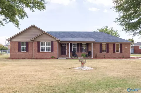 209 Steppe Ct, Huntsville, AL 35811