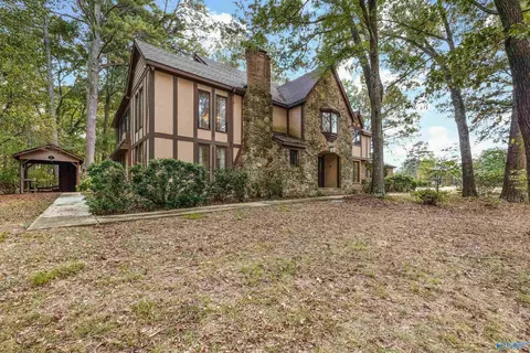 311 Mccleskey Dr, Hartselle, AL 35640