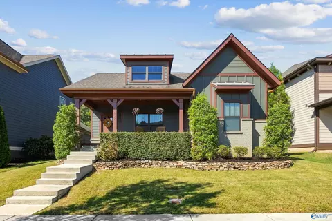 1527 Trek St, Huntsville, AL 35811