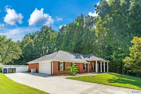 660 Robins Rd, Harvest, AL 35749