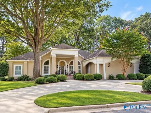 4307 Emerald Ln, Decatur, AL 35603