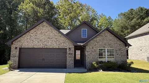 228 Gateway Trl, Arab, AL 35016