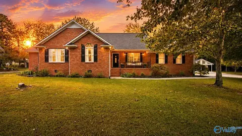 1040 Gannon Cir, Arab, AL 35016