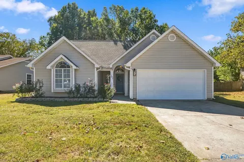 107 Cotton Bend Dr, Huntsville, AL 35824