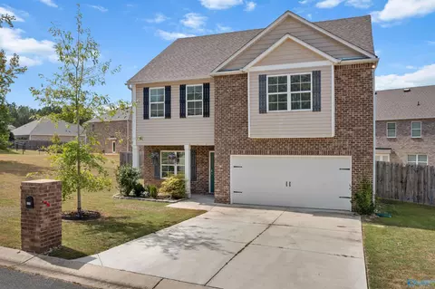 2410 Bluff Haven Ln, Hokes Bluff, AL 35903