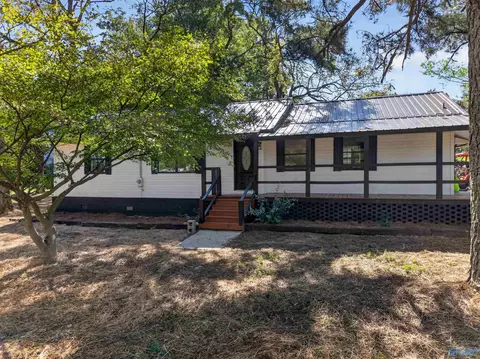 25 West St, Crossville, AL 35962