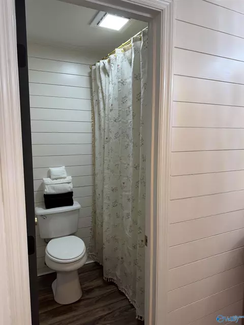 Bath - 1807 Apache Dr, Albertville, AL 35950 photo 3 of 4