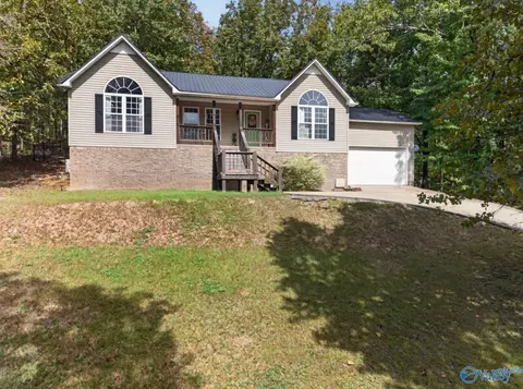 1860 Dianne Ave, Southside, AL 35907