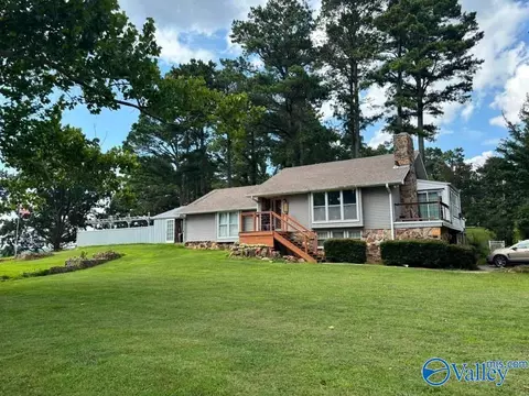 1311 NW Whispering Hills Cir, Hartselle, AL 35640