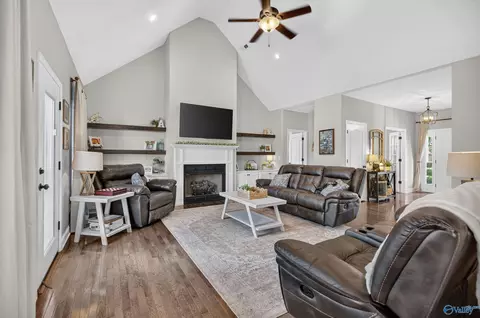 125 Berkshire Ln, Albertville, AL 35950