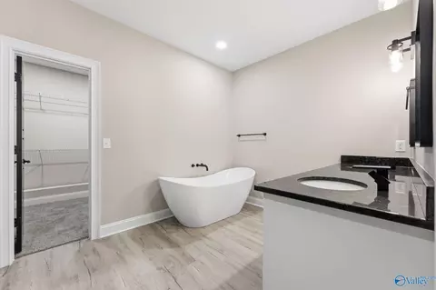 Bath - 95 Hawthorn Way, Trinity, AL 35673 photo 2 of 7