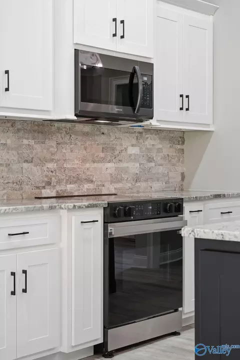 Kitchen - 95 Hawthorn Way, Trinity, AL 35673 photo 2 of 2