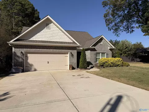 4903 Iona St, Huntsville, AL 35811
