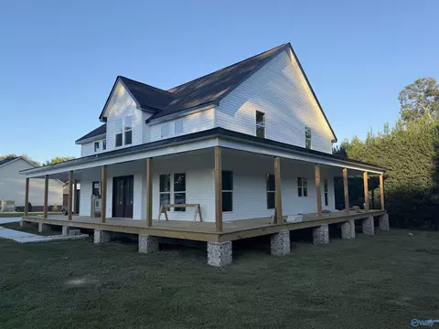 18 Country Club Rd, Albertville, AL 35951