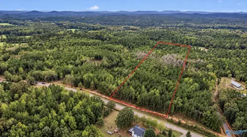 1696 Woods Bend Rd, Ragland, AL 35131