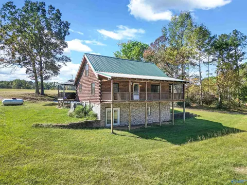 1379 Perkins Wood Rd, Hartselle, AL 35640