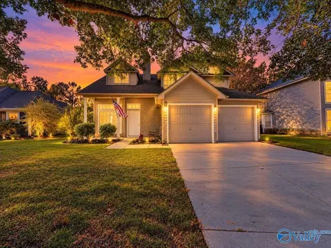 2522 Autumn Ridge Dr, Huntsville, AL 35803