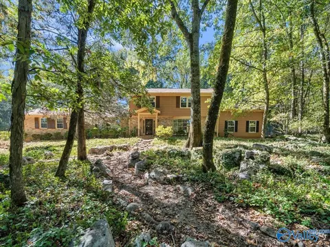 710 Esslinger Rd, Huntsville, AL 35802