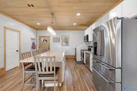Kitchen - 331 Ayers Cir, Grant, AL 35747 photo 3 of 4