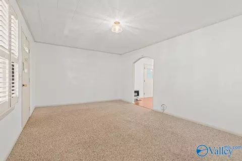 Living - 273 Mcpeters Rd, Grant, AL 35747 photo 2 of 3