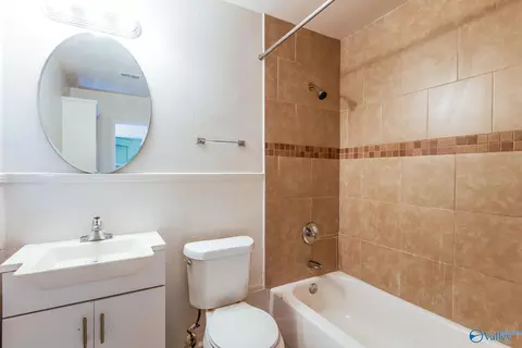 Bath - 704 Thornton Ct, Mobile, AL 36609 photo 2 of 2