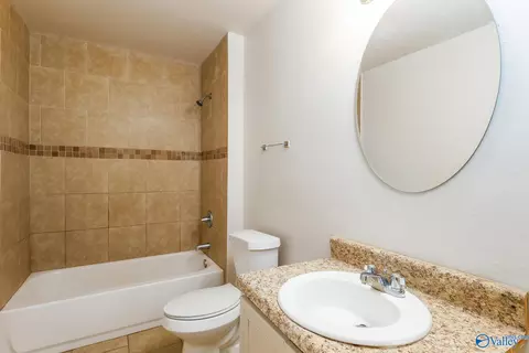 Bath - 704 Thornton Ct, Mobile, AL 36609 photo 1 of 2