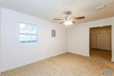 Living - 704 Thornton Ct, Mobile, AL 36609 photo 2 of 3