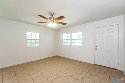 Living - 704 Thornton Ct, Mobile, AL 36609 photo 3 of 3