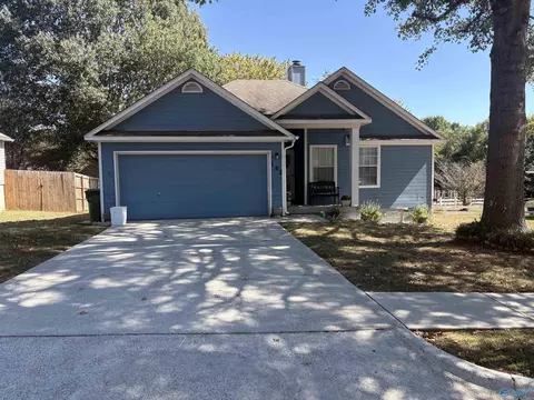 102 River Oaks Dr, Madison, AL 35758