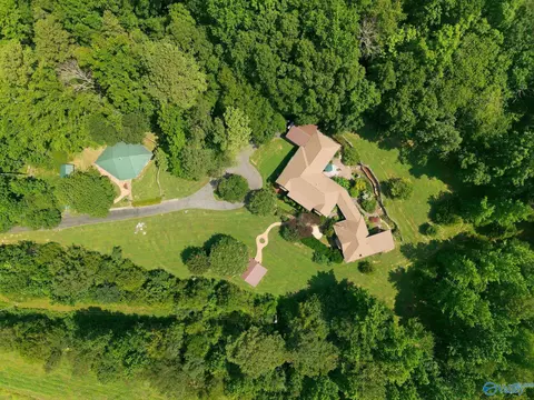 716 Upper Hurricane Rd, New Market, AL 35761