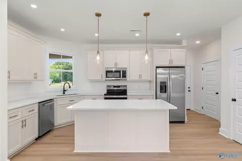 Kitchen - 220 Spry Way, Killen, AL 35645 photo 1 of 2