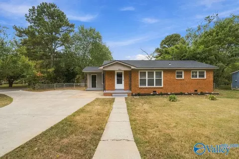 701 Mastin Lake Rd, Huntsville, AL 35811