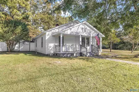 918 Mcdaniel St, Hartselle, AL 35640