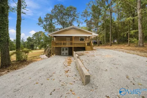 Exterior - 112 N Greenway Dr, Trinity, AL 35673 photo 4 of 11