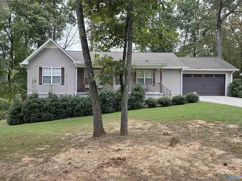 306 Edmondson St, Albertville, AL 35950