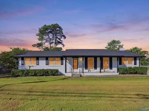 5510 Whitesburg Dr, Huntsville, AL 35802