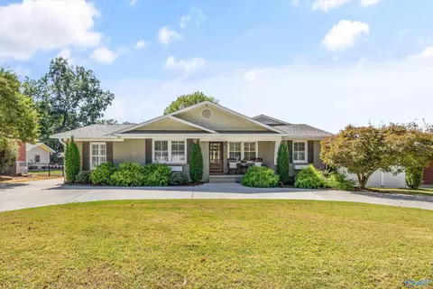121 Wingate Ave, Huntsville, AL 35801