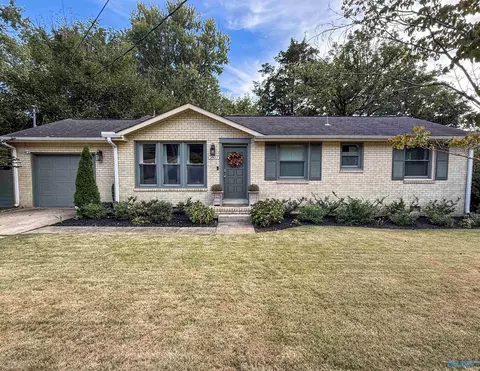 2602 Valley Brook Dr, Huntsville, AL 35811
