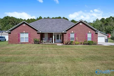 82 Nelson Hollow Rd, Somerville, AL 35670