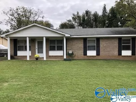 14013 Sandhurst Dr, Huntsville, AL 35803