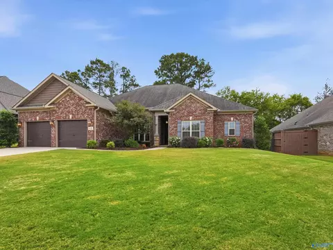 2137 Noel Dr, Huntsville, AL 35803