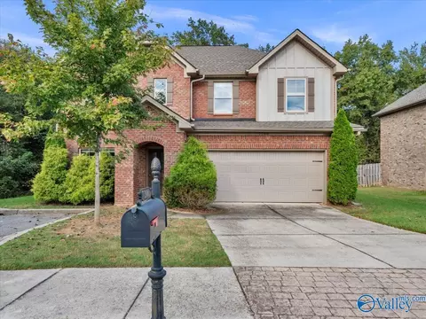 7208 Dorchester Dr, Owens Cross Roads, AL 35763