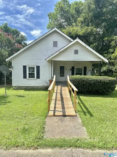 25 Mitchell St, Gadsden, AL 35904