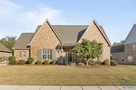 2844 Natures Cove Dr, Owens Cross Roads, AL 35763