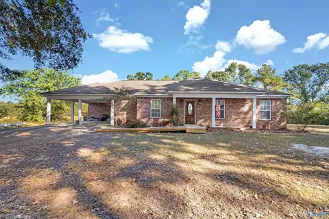 809 Salem Rd, Hartselle, AL 35640
