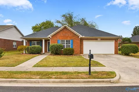 5212 Frankford Dr, Owens Cross Roads, AL 35763