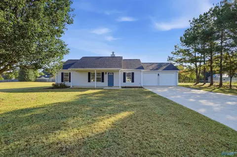 103 Meadow Green Dr, New Market, AL 35761